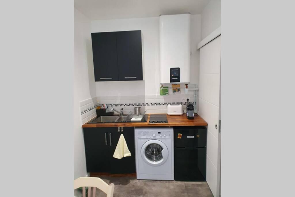 Studio Idealement Situe Au Calme Lorient Bagian luar foto
